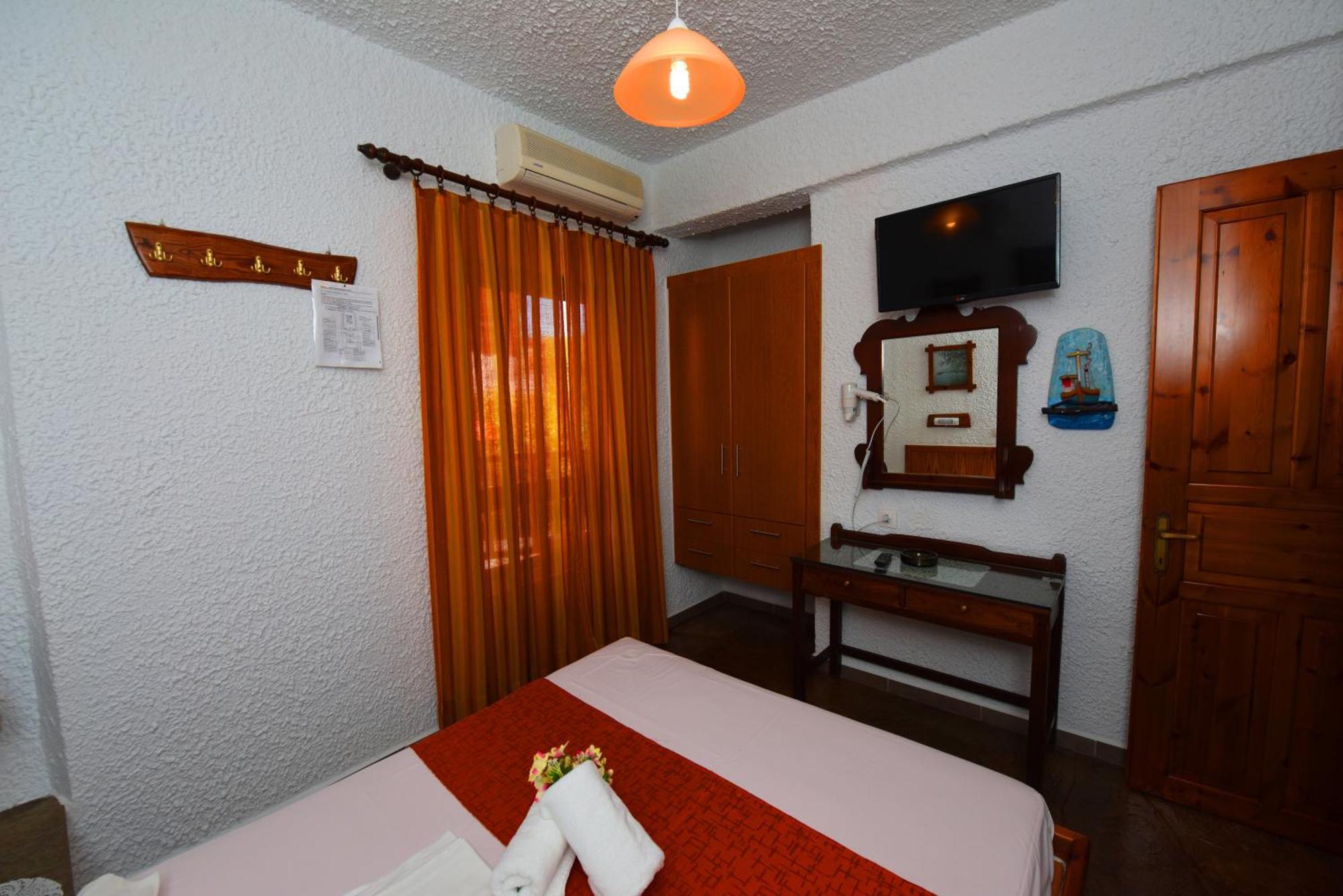 Haus Niko Apartments And Suites Nea Poteidaia Habitación foto