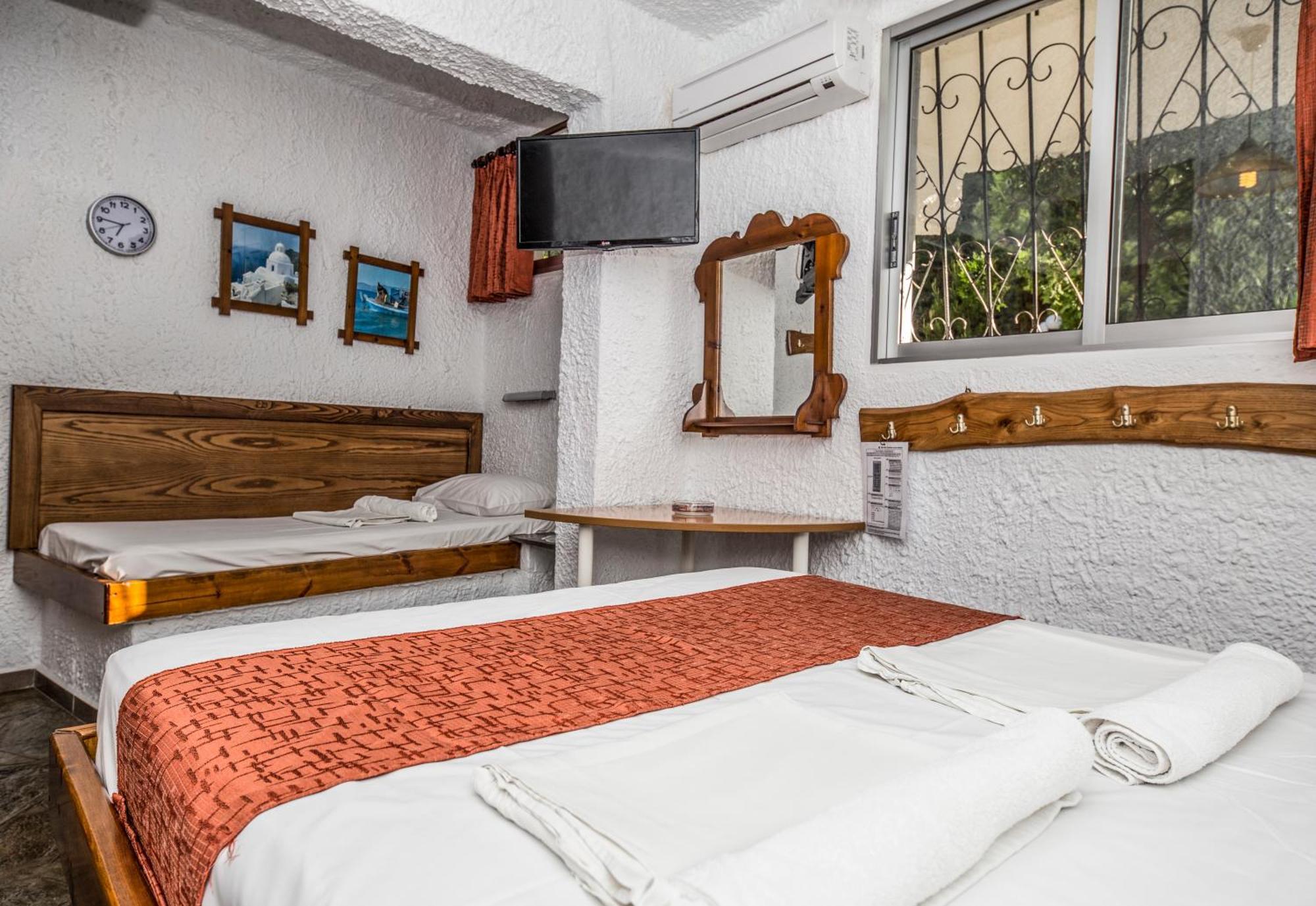 Haus Niko Apartments And Suites Nea Poteidaia Habitación foto