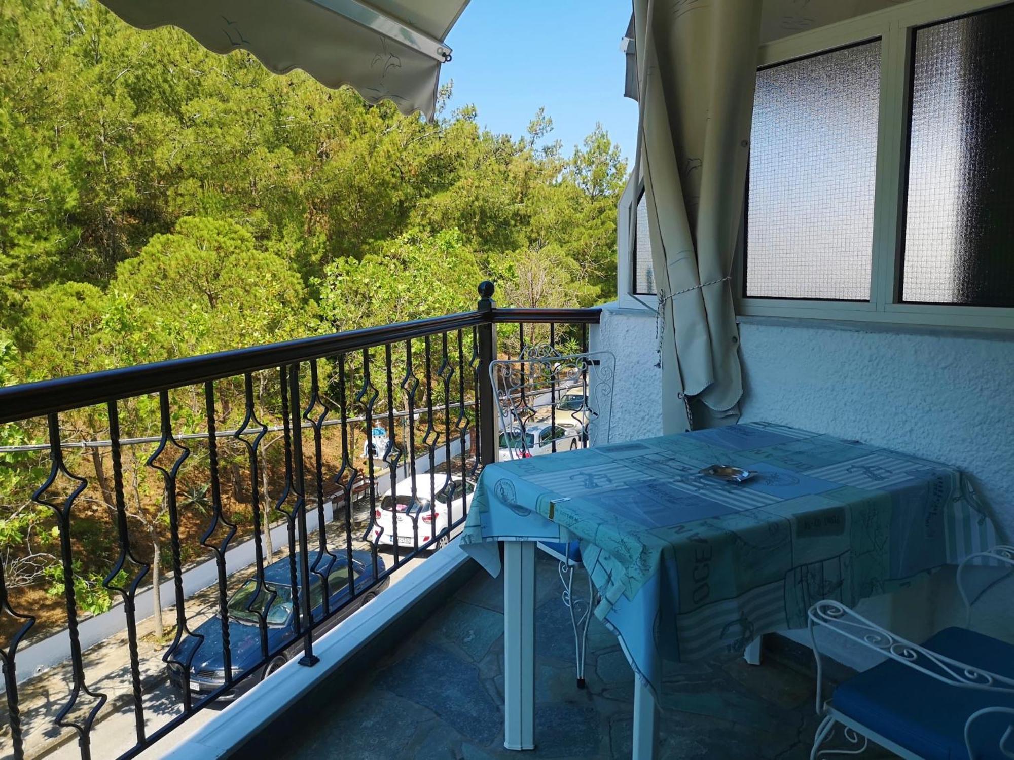 Haus Niko Apartments And Suites Nea Poteidaia Habitación foto